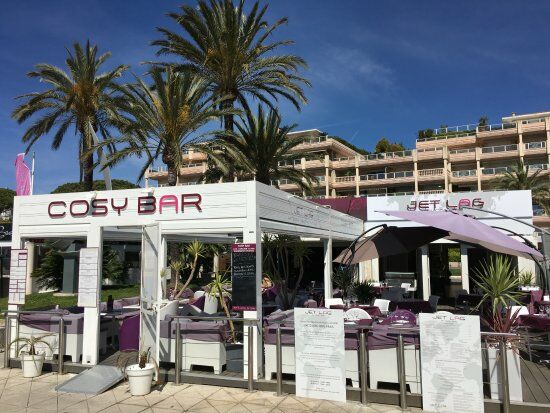 Cosy Bar Lounge