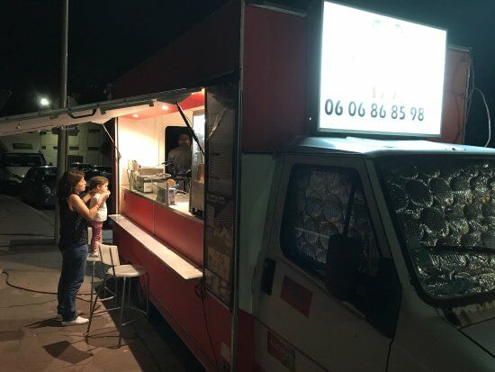 Momo Pizza