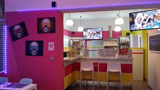 Myamis Pizza