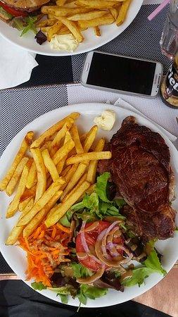 Chez Les Pirates