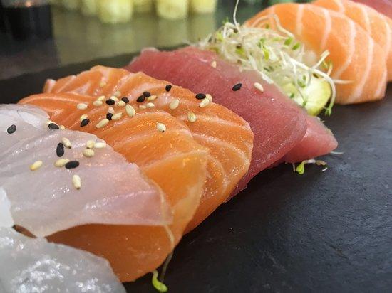 Cosmo Sushi