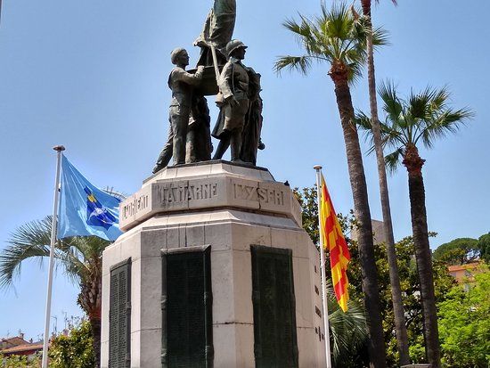 Monuments aux Morts