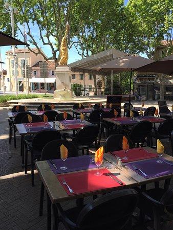 Le Grand Cafe