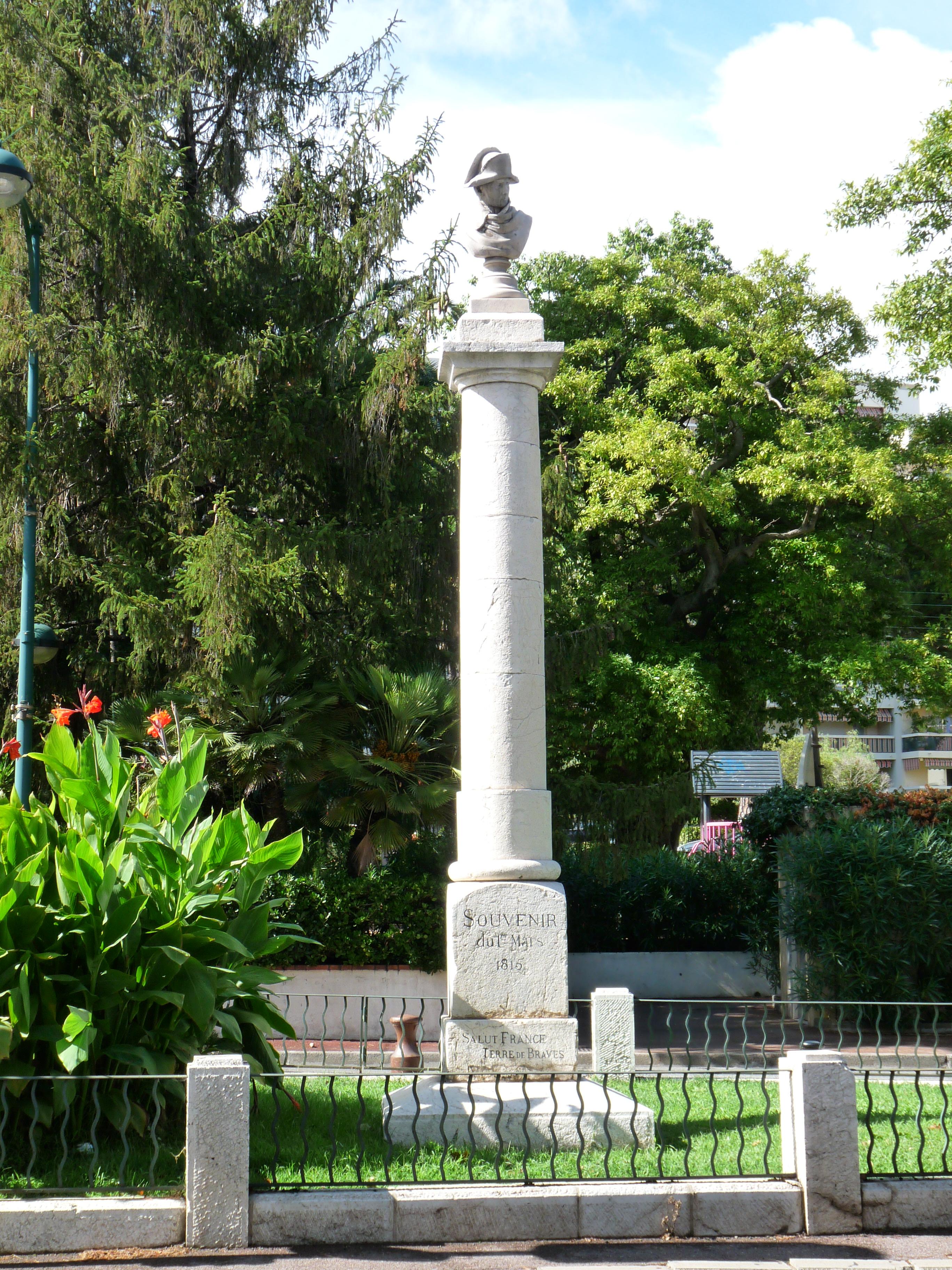 Colonne commemorative du debarquement de Napoleon