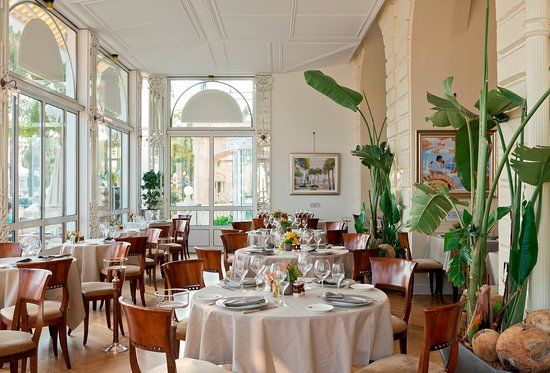 Carlton Restaurant